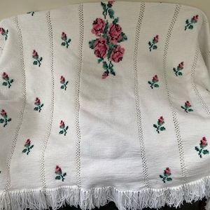 🌹Hand knit rose garden blanket🌹